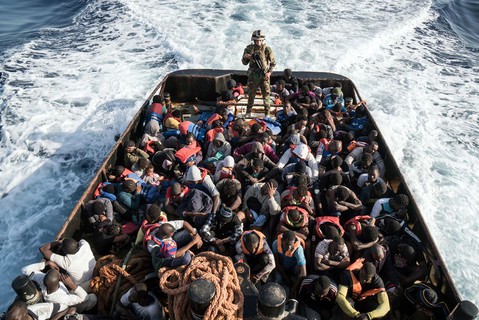 IOM: Ponad 100 tys.migrantów przybyło od stycznia morzem do Europy