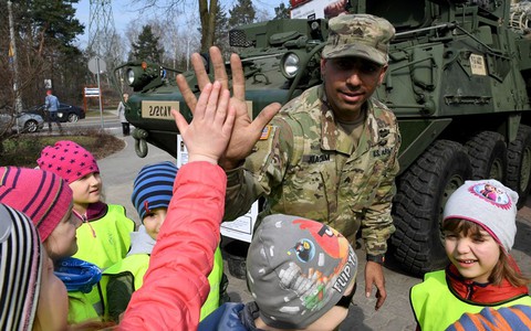 Amerykańscy żołnierze poznają Mazury i uczą się polskiego