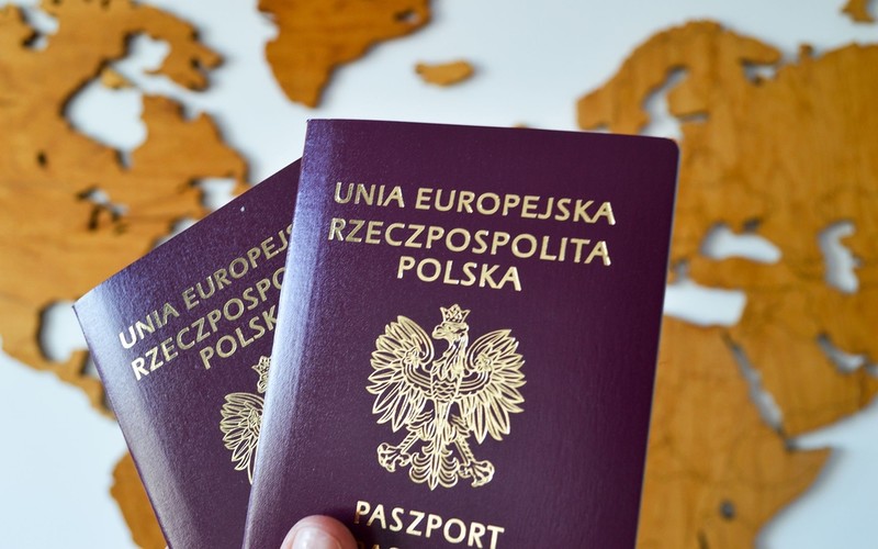 Masz podwójne obywatelstwo? Podczas podróży do Polski nie zapomnij polskiego paszportu
