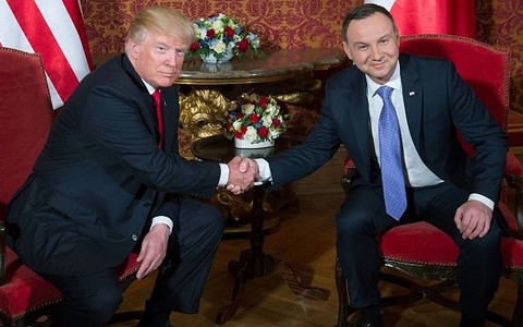 Prezydenci Polski i USA spotkali się na Zamku Królewskim w Warszawie