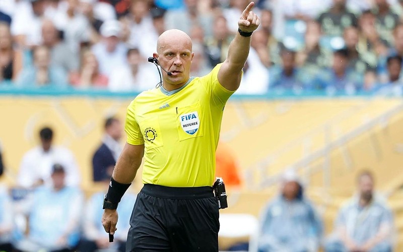 Klubowe MŚ w piłce nożnej: Marciniak poprowadzi półfinał PSG z Realem