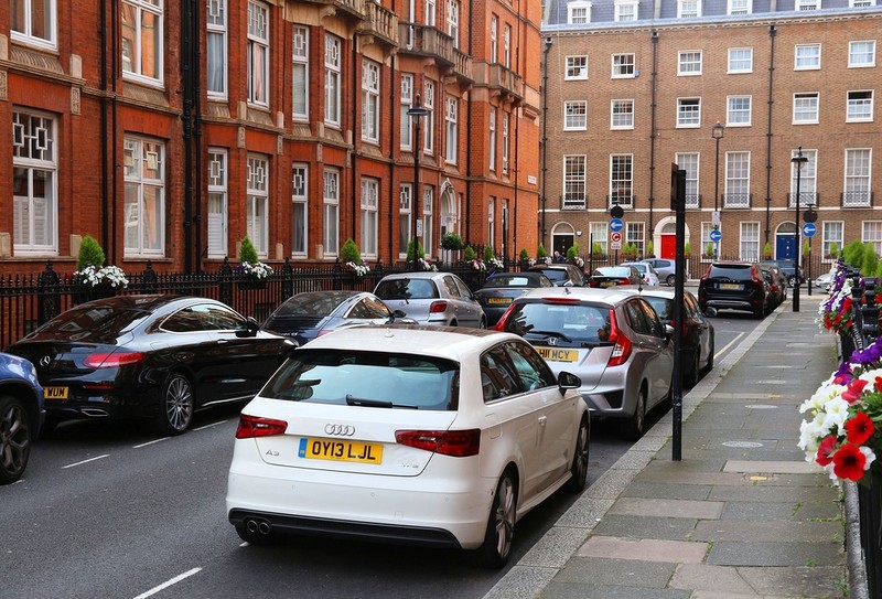 Oto najdroższe i najtańsze dzielnice Londynu pod względem zakupu miejsca parkingowego