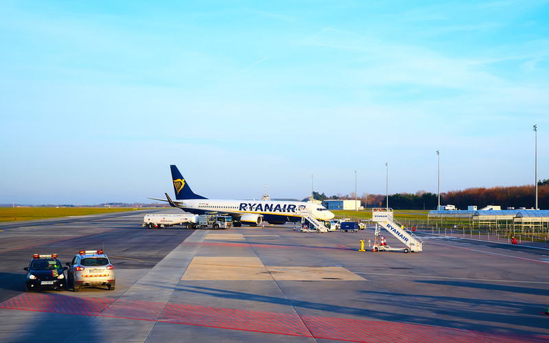 Ryanair podpisał umowę z lotniskiem Warszawa-Modlin. Liczba pasażerów ma wzrosnąć do 5 mln