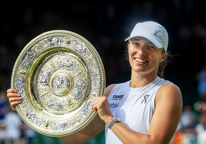 She won in less than an hour. We have the first Polish queen of Wimbledon!