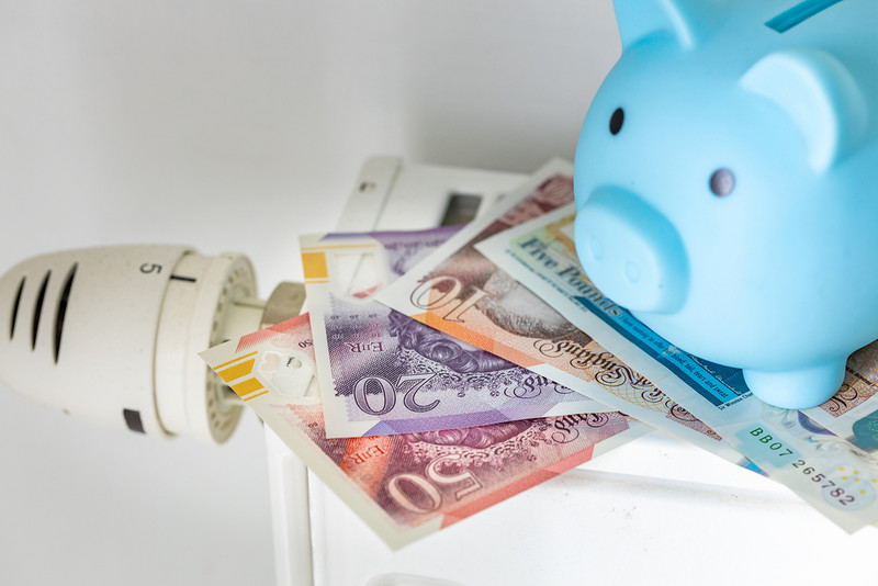 HMRC apeluje o czujność: Oszuści rozsyłają fałszywe wiadomości o zasiłku dla emerytów