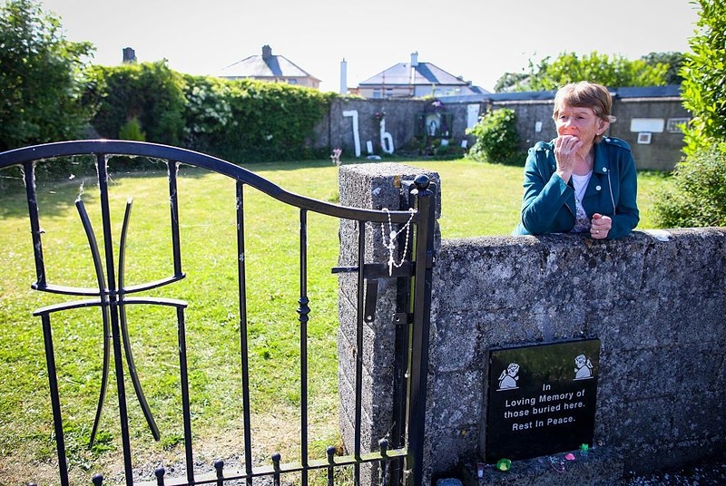 Irlandia: Rozpoczęła się ekshumacja szczątków dzieci na terenie dawnego Domu matki i dziecka w Tuam