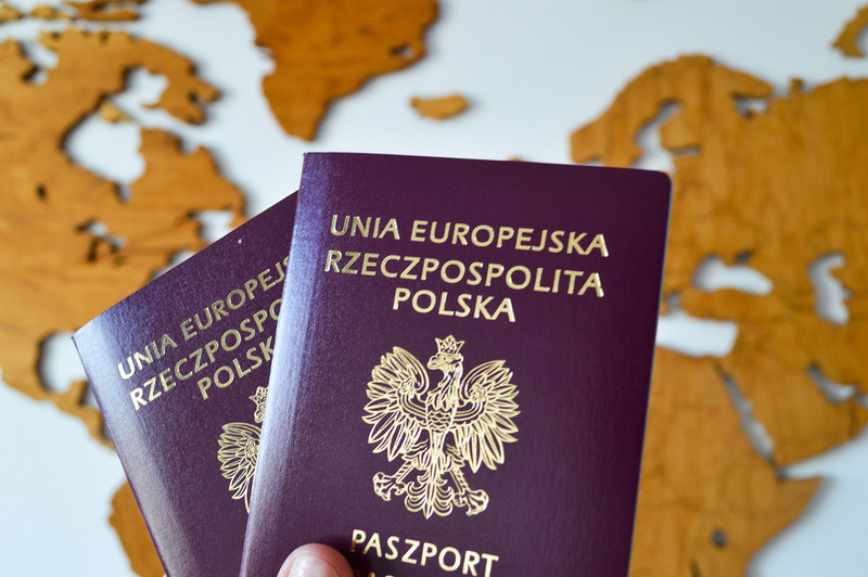 Najnowszy ranking paszportów świata. Polski dokument silniejszy niż amerykański