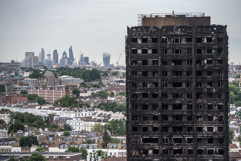 Brytyjska policja: 250 śledczych pracuje w związku z pożarem wieżowca
