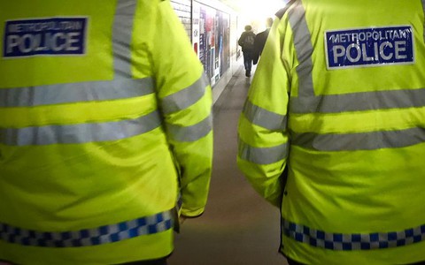 Londyńscy policjanci tyją na potęgę. Met Police zamawia coraz większe uniformy