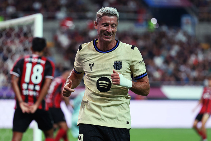 Lewandowski scored a goal for Barcelona in the match against FC Seoul.