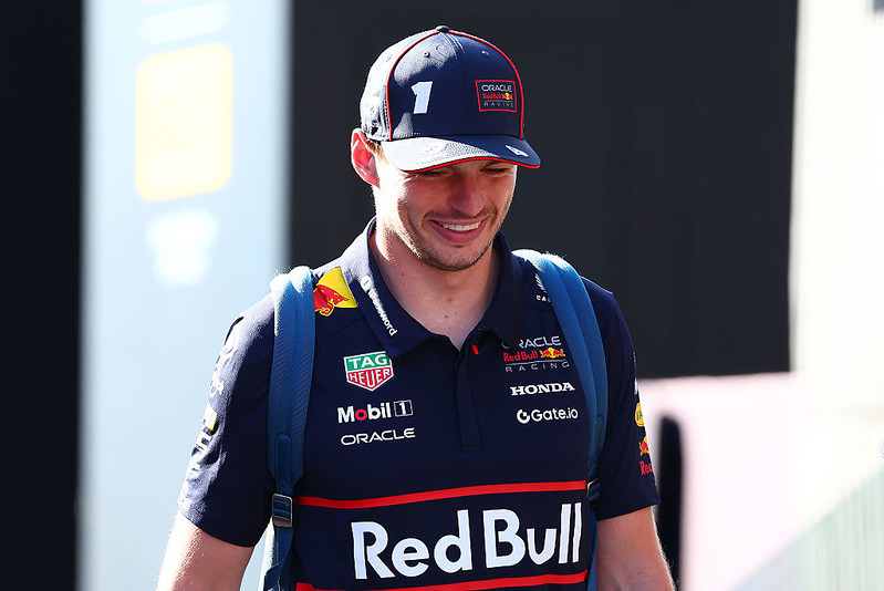 Formula 1: Verstappen stays with Red Bull for another season