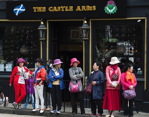 Turyści zagrażają Edynburgowi? Miasto może stracić swój urok