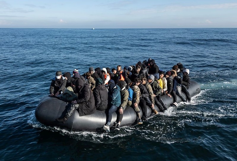 First migrants could be detained within days under UK-France small boats deal
