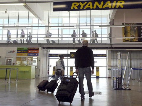 Ryanair will 'rigorously enforce' cabin bag rules this summer