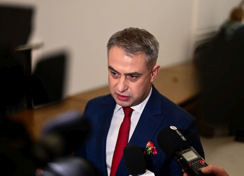Gawkowski dla "Timesa": Polska codziennie narażona jest średnio na 300 rosyjskich cyberataków