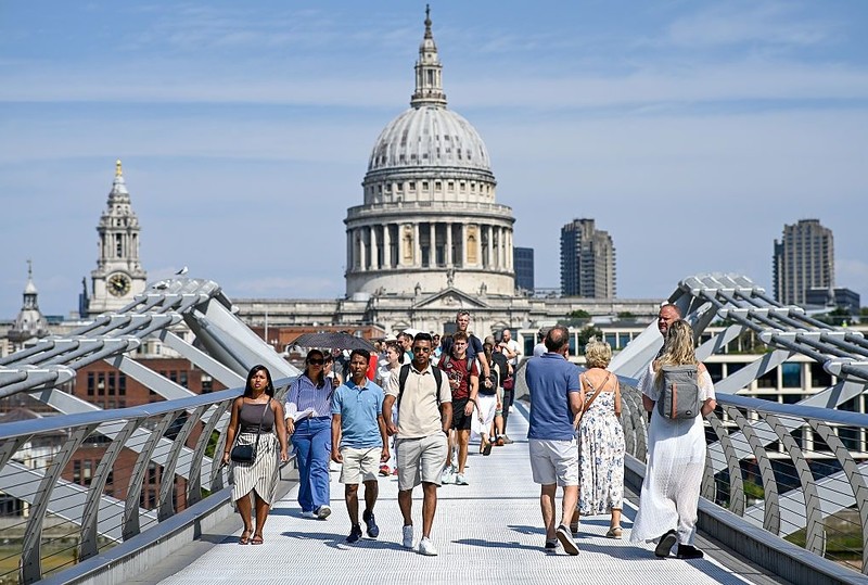 UK może odczuć skutki huraganu Erin. Czy to popsuje pogodę w długi weekend?