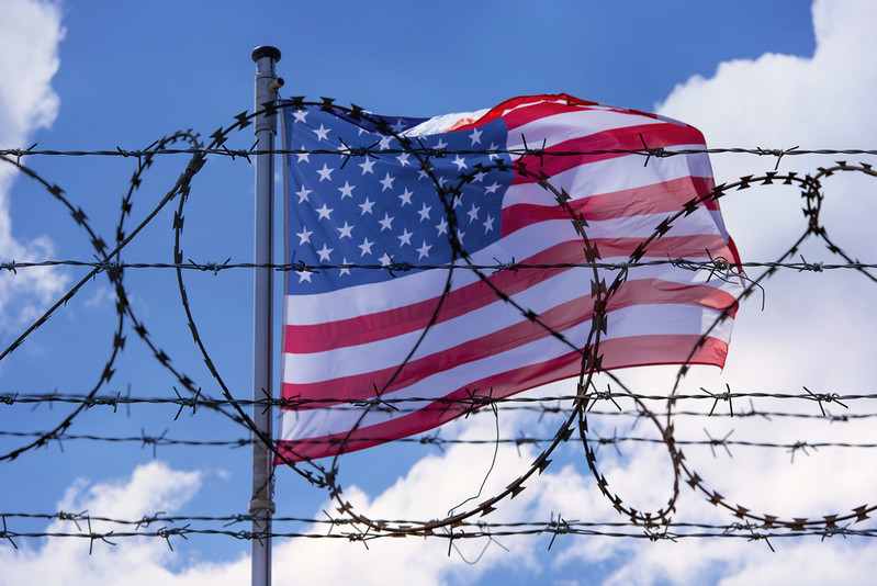 USA zaostrzają selekcję imigrantów. Będą sprawdzać poglądy w internecie