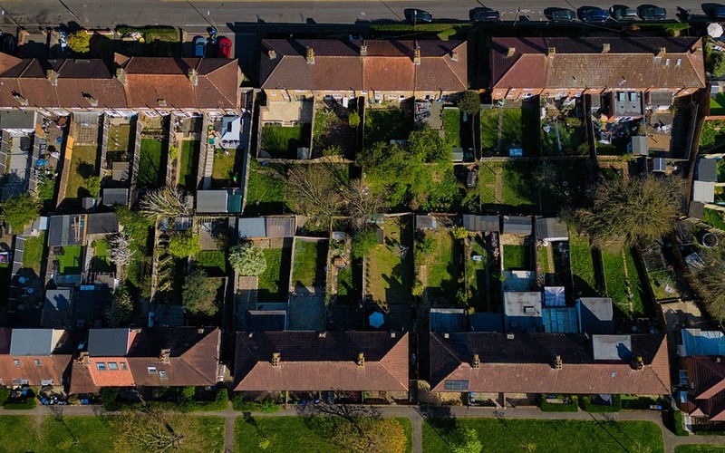Masz płot w ogrodzie? Złamanie tego jednego przepisu grozi karą w wysokości 5 tys. funtów