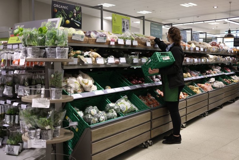 Największa sezonowa rekrutacja w UK. Duża sieć przyjmie tysiące pracowników na okres świąteczny