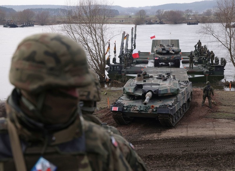 "Times": Polska machina wojenna przygotowuje się na konflikt z Rosją