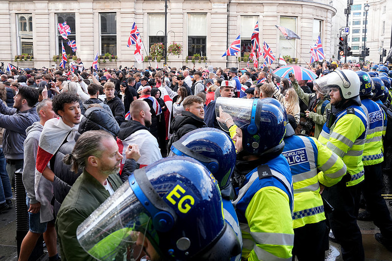 Premier UK potępił akty przemocy podczas marszu skrajnej prawicy w Londynie