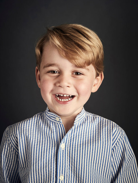 Książę George skończył 4 lata. Jest oficjalny portret