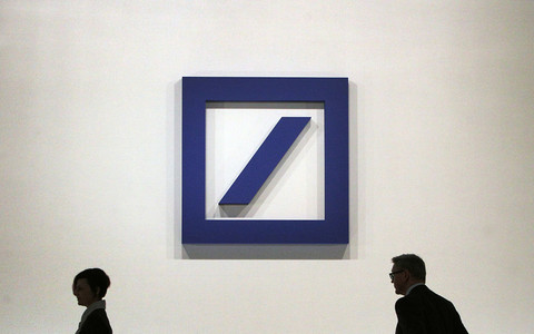 Deutsche Bank weighs moving $350 billion from U.K. to Frankfurt