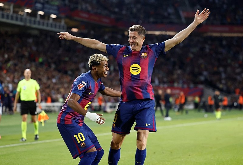 Powrót Yamala, gol Lewandowskiego i Barcelona liderem