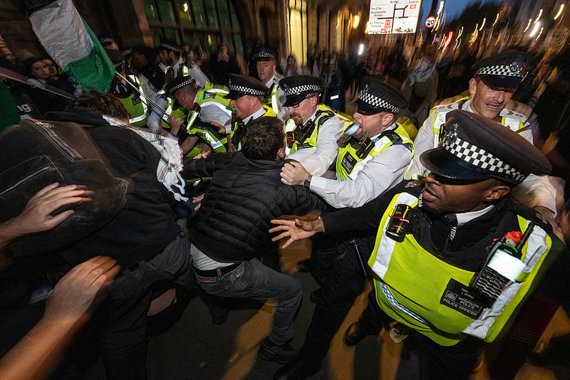 Po starciach podczas propalestyńskiej demonstracji w Londynie policja zatrzymała 40 osób 