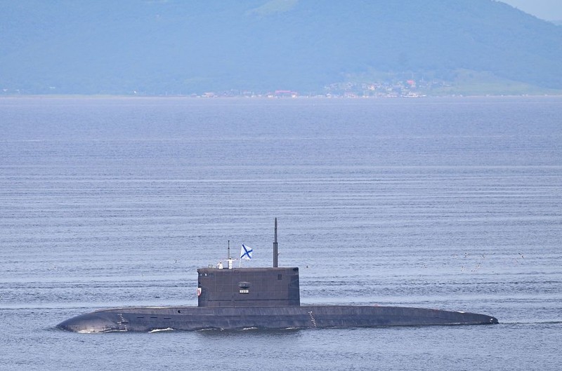 Russian submarine in English Channel an 'explosion risk' as WW3 fears surge