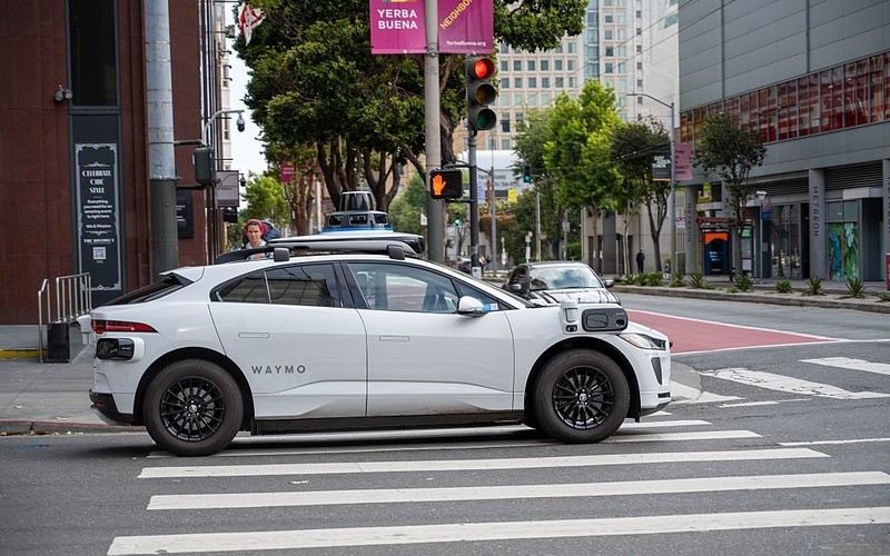 Taksówki autonomiczne pojawią się na ulicach Londynu już w przyszłym roku