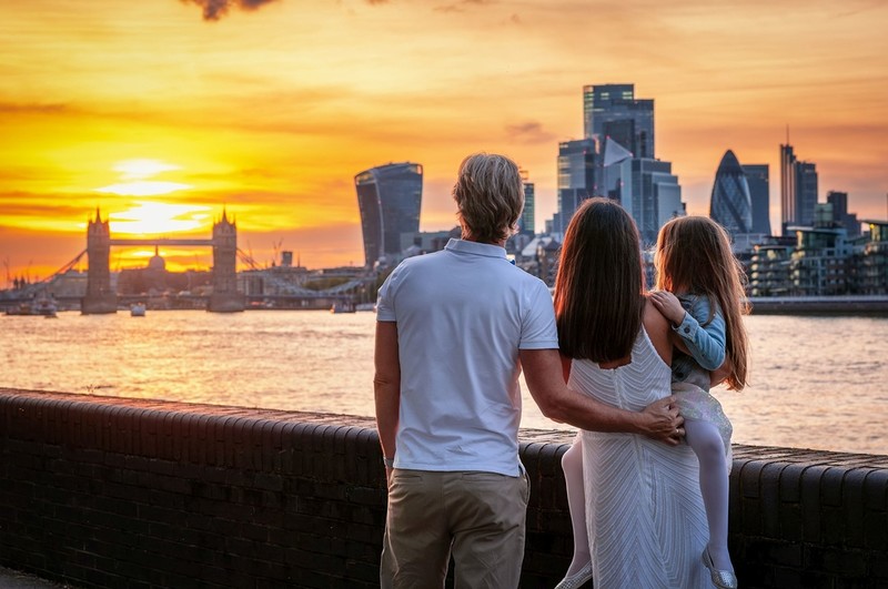 Londyn staje się "miastem bezdzietnym"? Exodus rodzin ze stolicy przybiera na sile