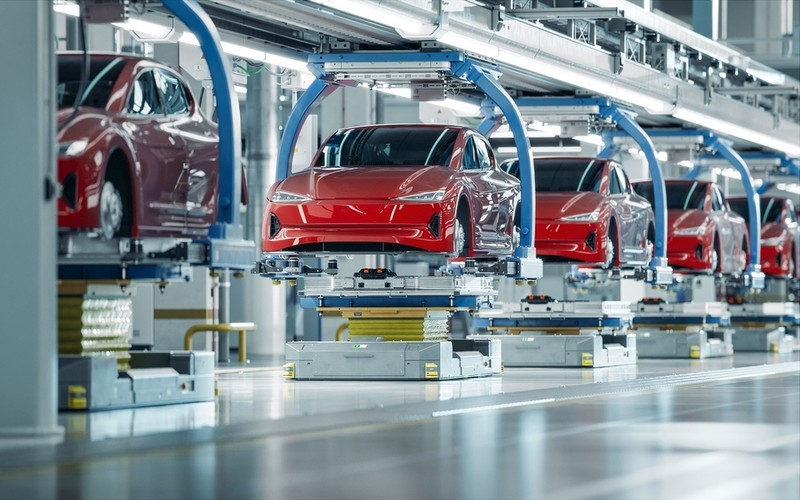 Do 2028 r. sprzedaż pojazdów elektrycznych w Europie przewyższy sprzedaż pojazdów spalinowych