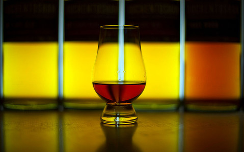 Szkoci obawiają się amerykańskiej whisky. Apelują o ochronę po Brexicie