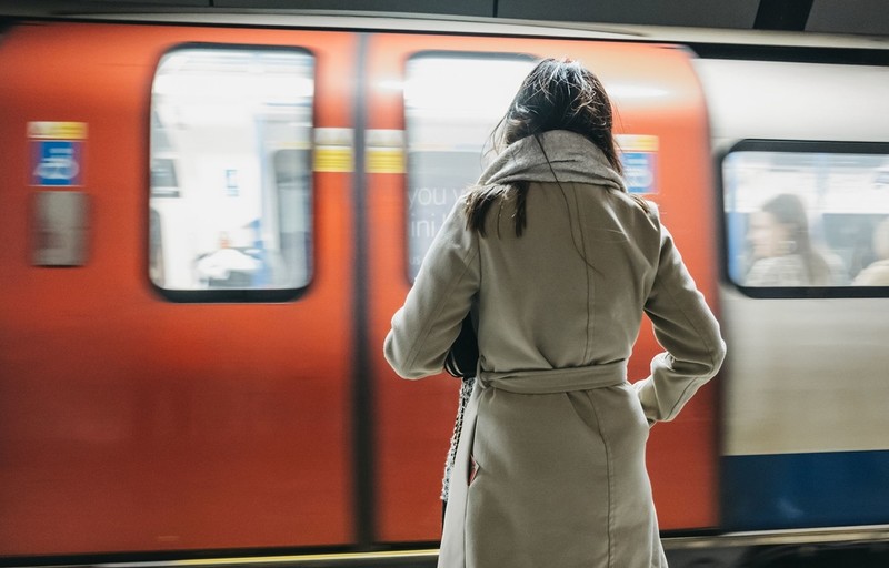 Czy w londyńskim metrze będą wagony tylko dla kobiet? Kontrowersyjna kampania trwa