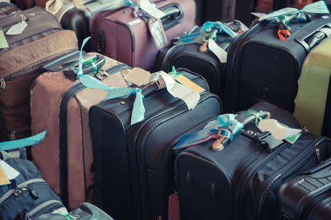 Pierwsza w Irlandii aukcja walizek zagubionych przez podróżnych