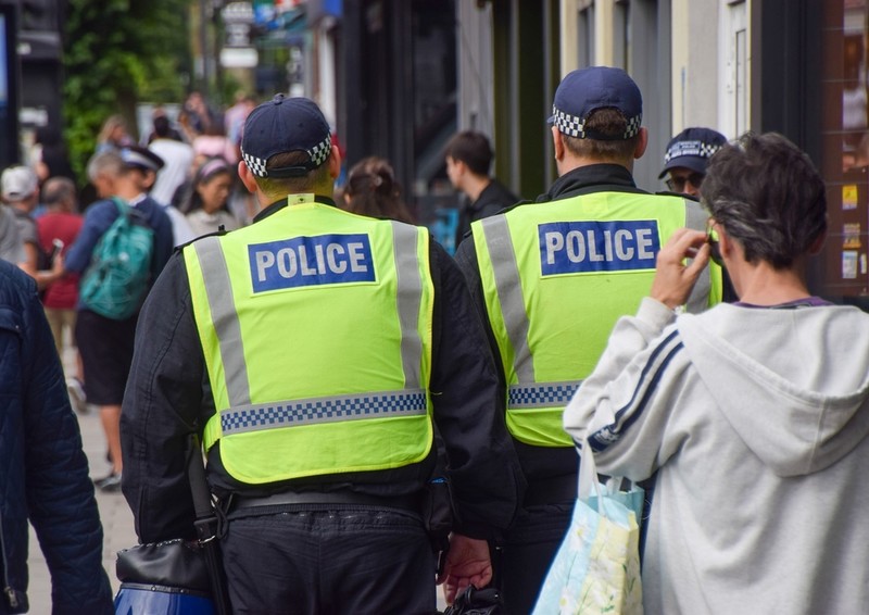 Nowe przepisy pozwolą policji w Anglii i Walii na nadużywanie siły