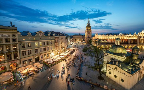 Irlandczycy odpowiedzą za pobicie kelnera i zniszczenie lokalu w Krakowie
