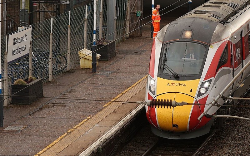 Podano nazwisko nożownika z pociągu do Londynu. Dzisiaj usłyszał zarzuty