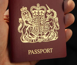 Paszportowy chaos na Wyspach