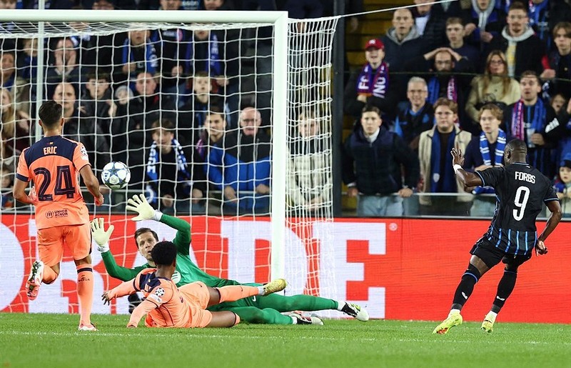 Piłkarska Liga Mistrzów: Środa pełna niespodzianek, potknięcia Barcelony i Chelsea