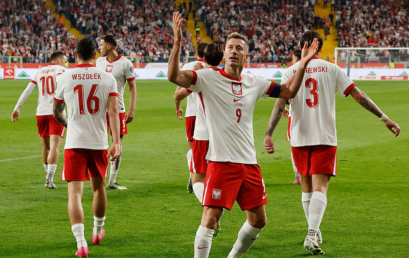 El. MŚ 2026: Urban wybrał do kadry 26 piłkarzy. Są debiuty i powroty