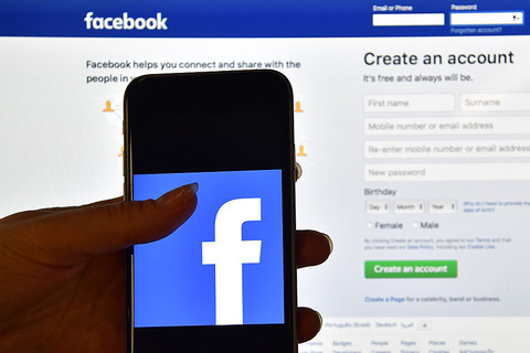 Facebook zapowiada skuteczną walkę z "fake newsami"