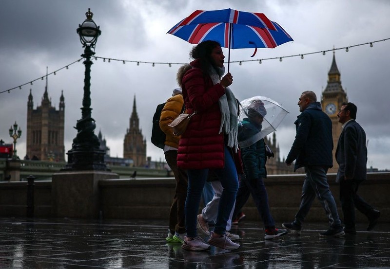 London weather: Flood alert as capital faces being deluged by month's worth rain in just 24 hours