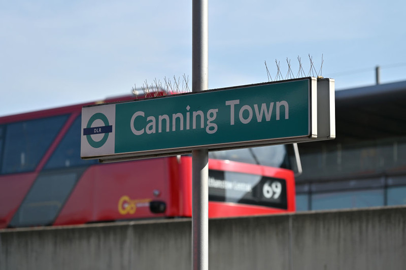 Londyn: Nowe pociągi DLR wycofane z eksploatacji po tym, jak jeden z nich nie wyhamował