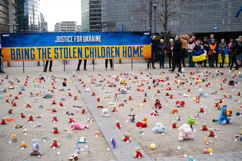 Britain helps find 600 Ukrainian children kidnapped by Russia