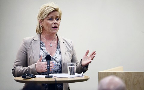 Siv Jensen will cut immigrants welfare benefits if they do not learn Norwegian within five years