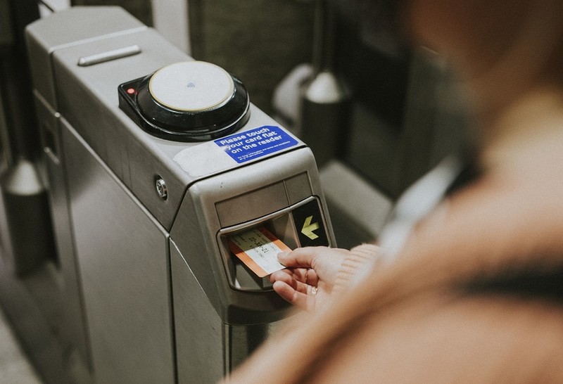 Londyn: Zamrożenie cen biletów w Anglii może ominąć pasażerów metra i miejskich pociągów 