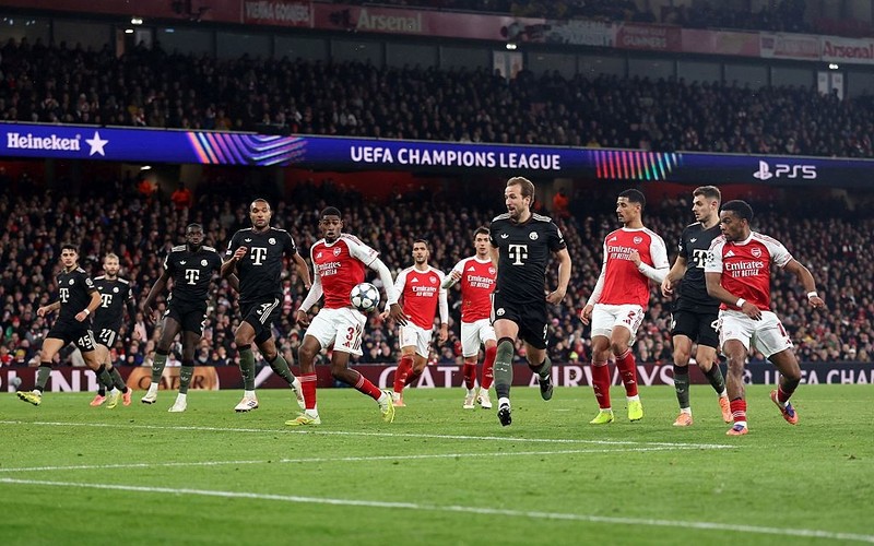 Piłkarska LM: Arsenal lepszy od Bayernu, bramka Zielińskiego, cztery gole Mbappe 