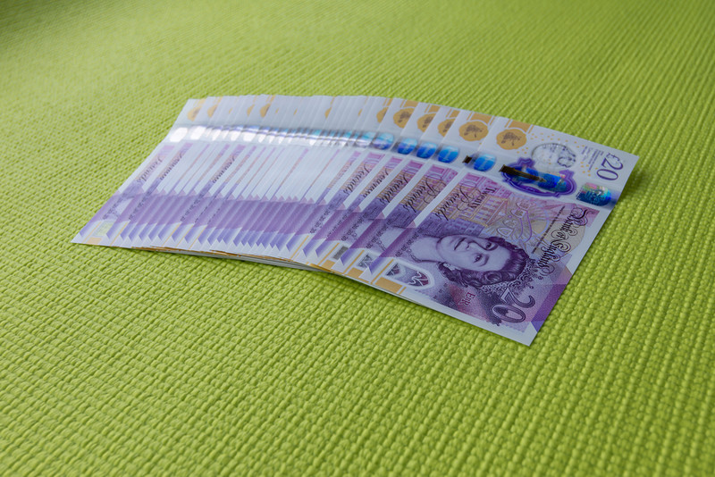 UK: Wielkie podwyżki świadczeń socjalnych. Pełna lista zmian zapowiedzianych w budżecie